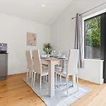 Luxury Oxford Bungalow